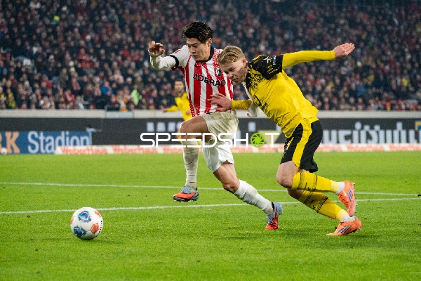 Zweikampf um den Ball