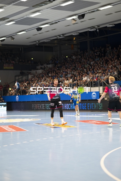 Nikola Grahovac (2; HSG Wetzlar) auf dem Spielfeld