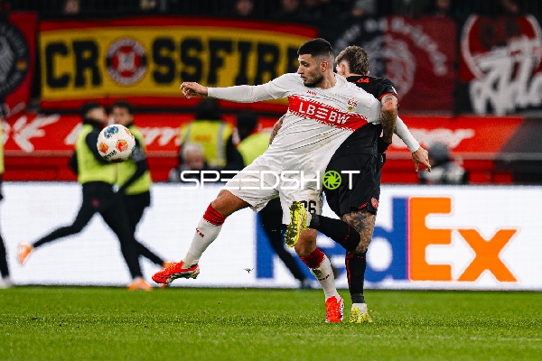 Zweikampf um den Ball