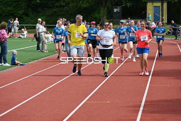 Gemeinsamer Lauf beim TVE Sommerlauf