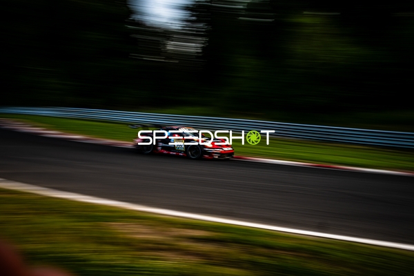 Rennfahrzeug auf der Rennstrecke