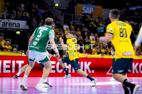 Torwurf von Sebastian Heymann (13; Rhein Neckar Löwen)