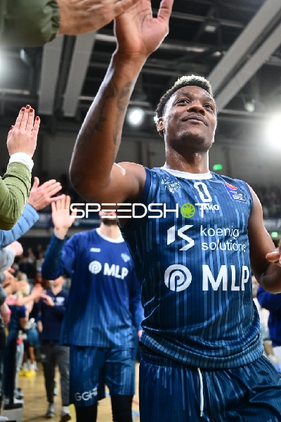 DJ Horne (0; MLP Academics Heidelberg) beim High Five