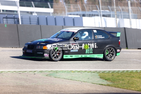 Henry Cerny und Leon Schippert im 318ti Cup