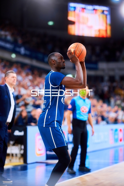 Shoot Bakary Dibba (10;MLP Academics Heidelberg)