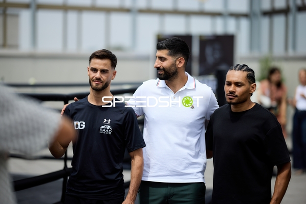 Ringside-Zone Face-Off