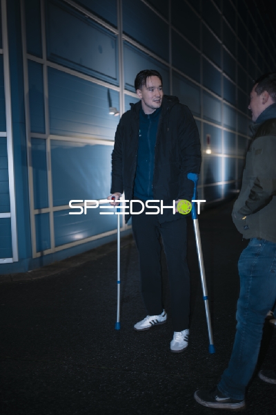 Robert Timmermeister (7; Rhein Neckar Löwen) mit Krücken