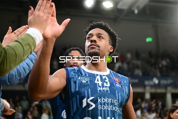 Eric Reed Jr. (43; MLP Academics Heidelberg) und Osun Osunniyi (12; MLP Academics Heidelberg) in Aktion