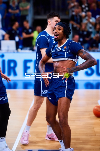 Feier Michael Weathers (20;MLP Academics Heidelberg)