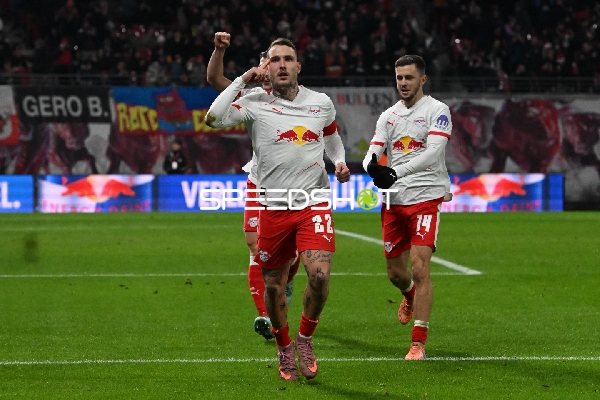 Jubelnde Spieler von RB Leipzig