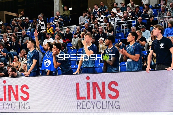 MLP Academics Heidelberg an Seitenlinie