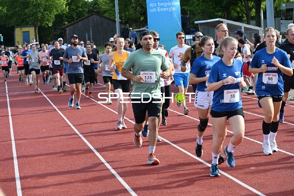 Gemeinsamer Laufstart TVE Sommerlauf Edingen