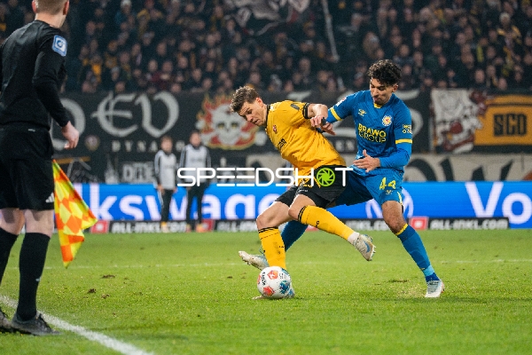 Zweikampf um den Ball