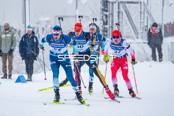 Biathleten kämpfen in Oberhof
