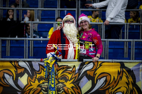Fans in Weihnachtsstimmung