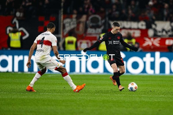 Ballkontrolle und Verteidigung