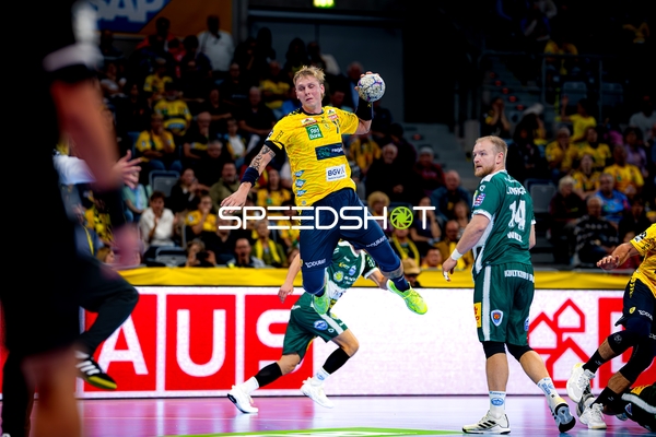 Edwin Aspenbäck (78; Rhein Neckar Löwen) wirft aufs Tor