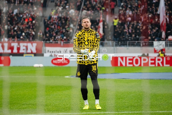 Torwart Patrick Drewes (23; Borussia Dortmund) in Aktion