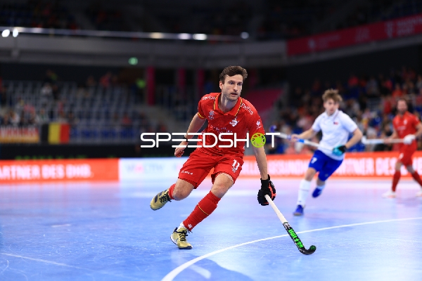 Philippe SIMAR (11; Belgien) mit Ball in Aktion