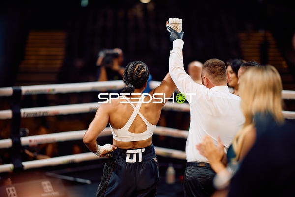 Kämpferin siegt Ringside