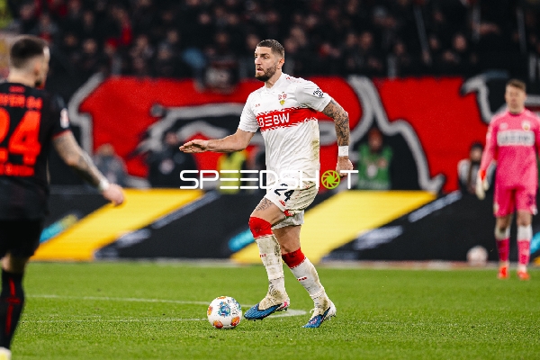 Spielszene mit Ballkontrolle