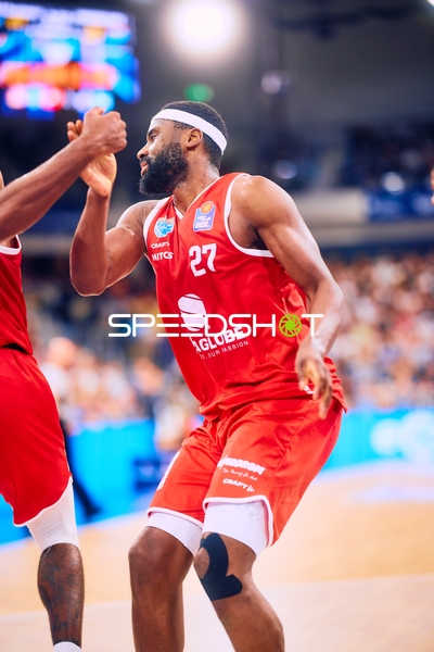 Energetischer Jubel bei Syntainics MBC