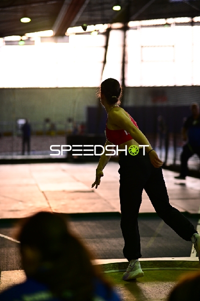 Athletin im Wurfkreis