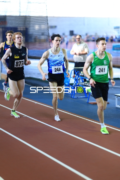 Läufer mit Startnummern 244 und 241