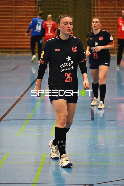 Mainz 05 Spielerinnen auf dem Spielfeld