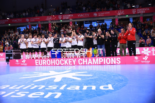 Europameister Sebastian EITENBERGER (5; Österreich) feiert