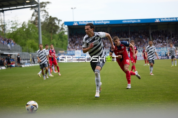Sprint Jeremias Lorch (6;SV Sandhausen), Jan Mejdr (19;FC Hansa Rostock)