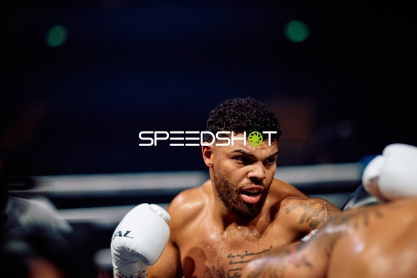 Emanuel Odiase (903; VIP) im Ring