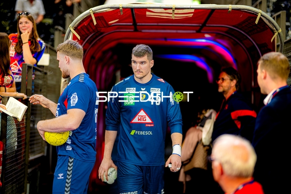 Spieler betritt Spielfeld Halil Jaganjac (45;Rhein Neckar Löwen)