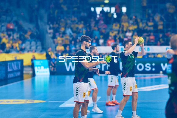 Aufwärmen der Spieler vor dem Spiel