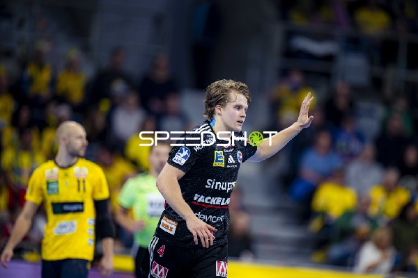 Mathias Larson (4; Rhein Neckar Löwen) in Aktion