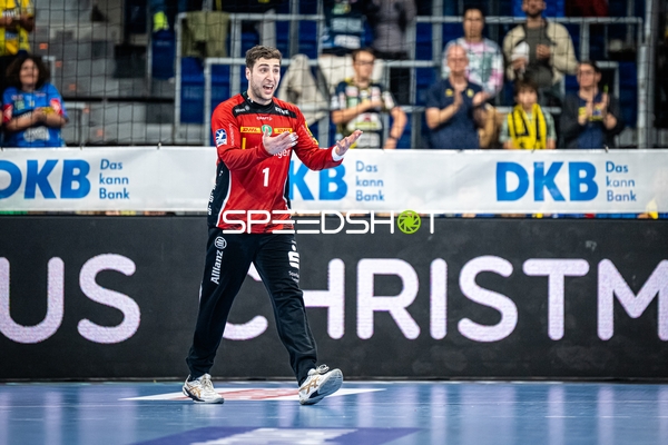 Domenico Ebner (1; SC DHfK Leipzig) steht bereit im Tor