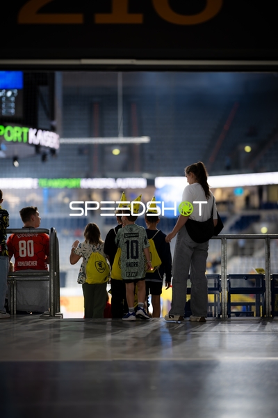 Fans auf der Tribüne