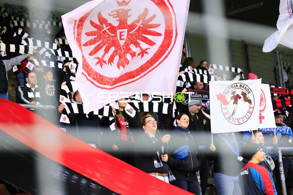 Fans zeigen Unterstützung