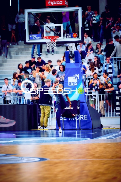 Aufwärmen mit Serena Benavente (991;MLP Academics Heidelberg)