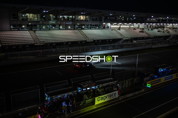 Auto auf der Rennstrecke