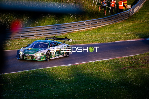Falken Motorsports Audi R8 LMS GT3 evo II auf der Rennstrecke