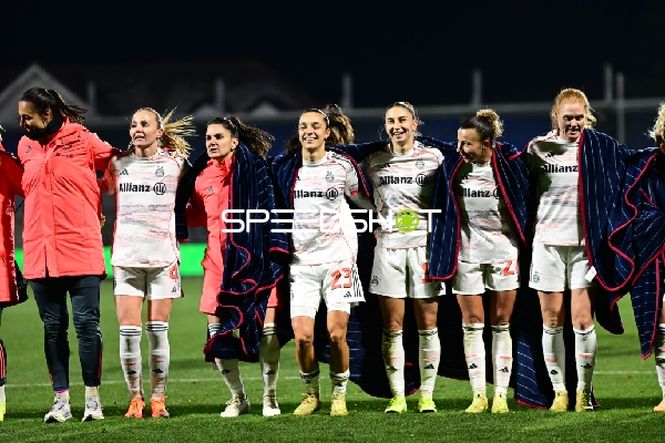 Spielerinnen zeigen Teamgeist