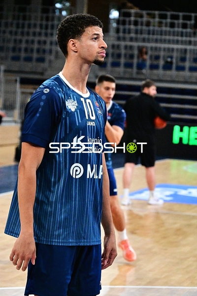 Samuell Williamson (10; MLP) auf dem Court