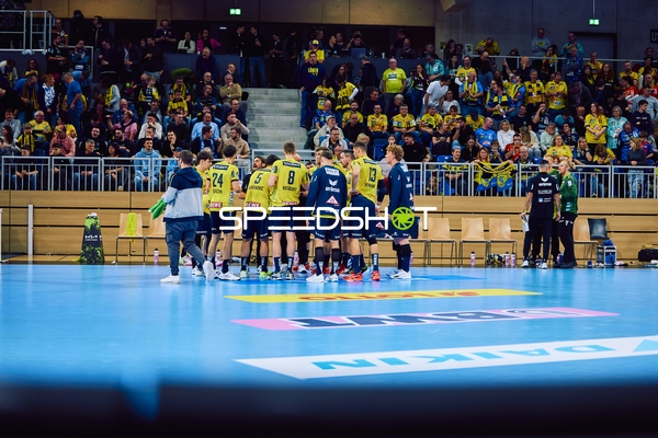 Team-Huddle während einer Auszeit