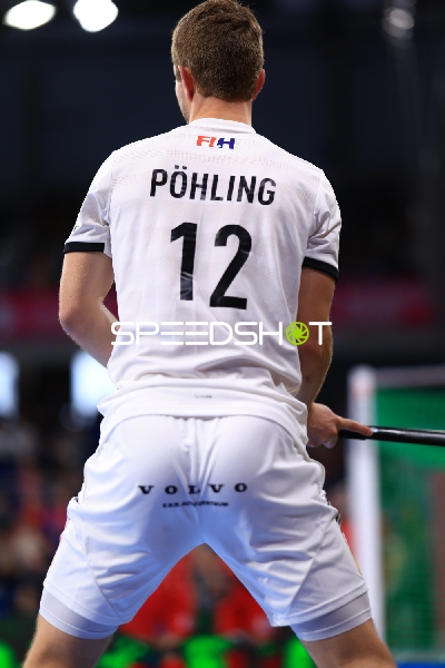 Anton Pöhling (12; Deutschland) mit Ball