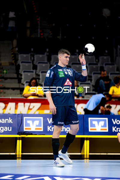 Spieler mit Ball in Halle