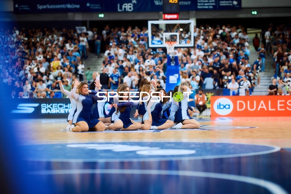 Cheerleader Performance