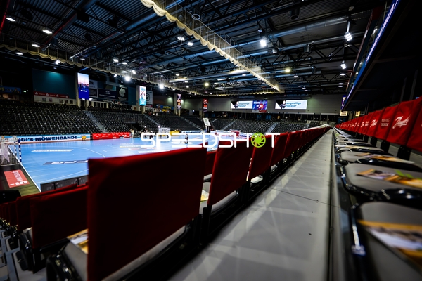 Leere Handballarena vor Spielbeginn