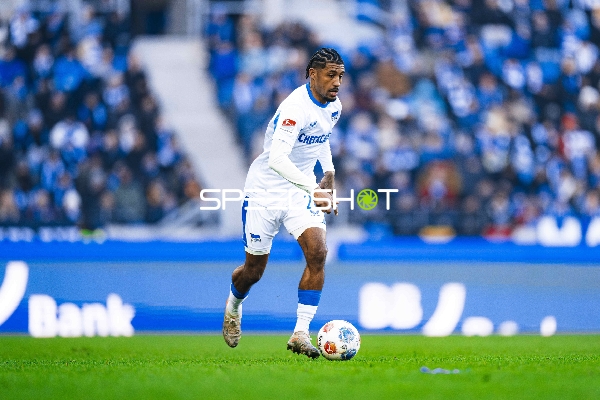 Spieler mit Ball in Aktion