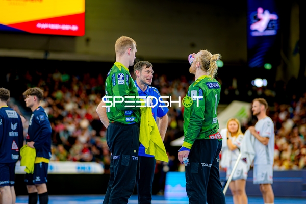 Timeout mit Mikael Appelgren (1;Rhein Neckar Löwen), Patrick Groetzki (24;Rhein Neckar Löwen)